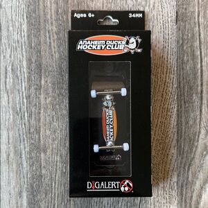 SlushCult Finger Board Black Anaheim Ducks Hockey Club Finger Board 34mm